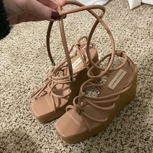 NWOT Antonio Melani wrap around the ankle, nude strappy wedges - size 8.5